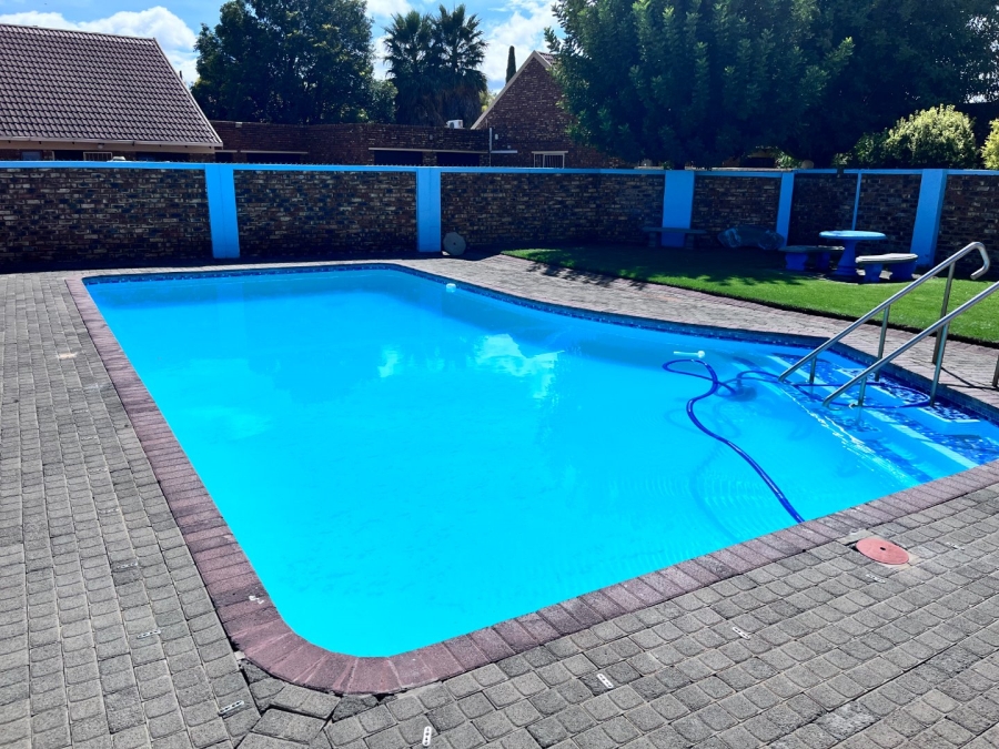 3 Bedroom Property for Sale in Langenhovenpark Free State